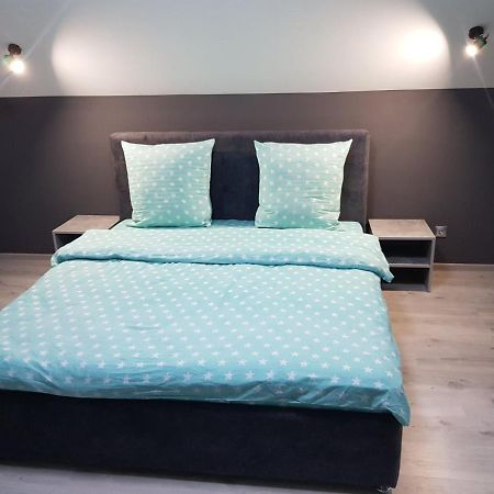 Uzhorod 3 Room Lovely House Екстер'єр фото