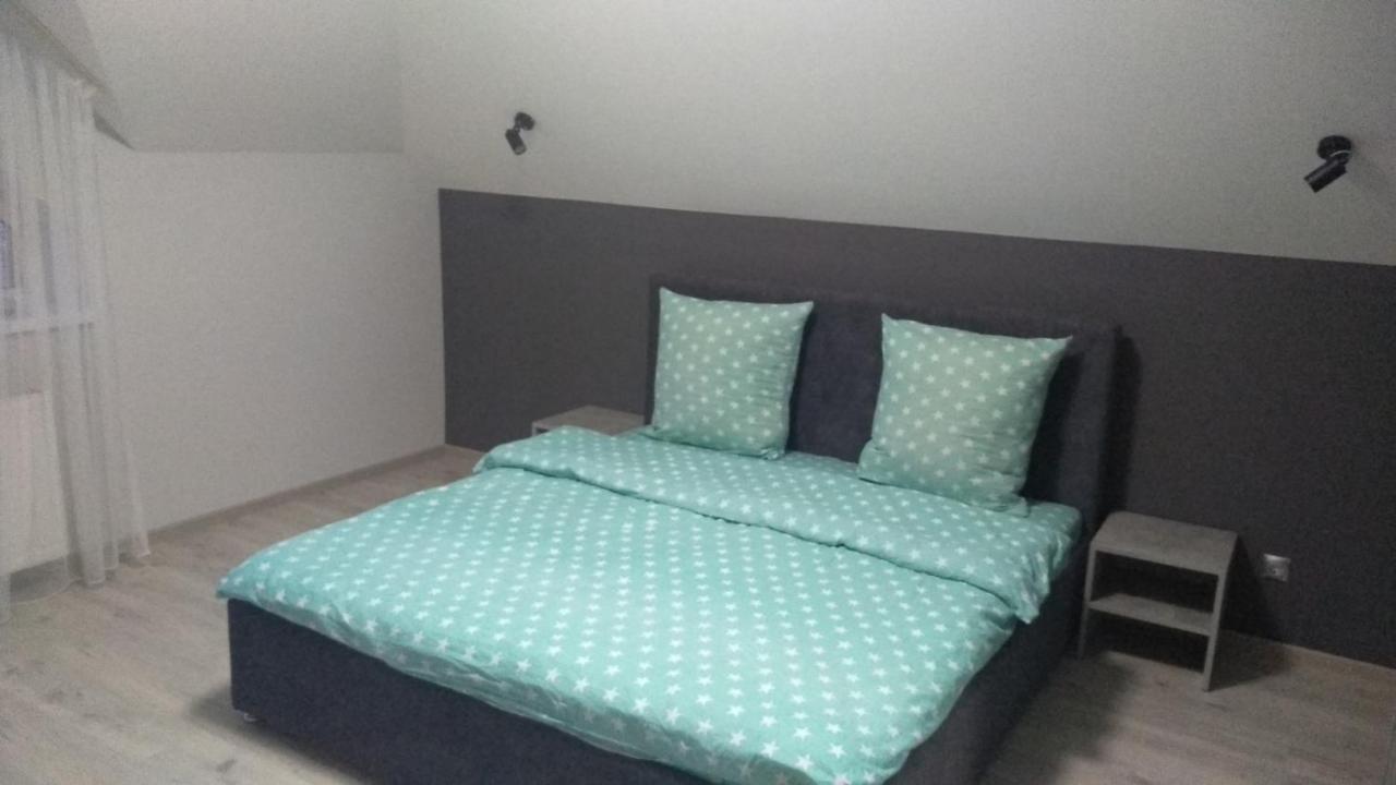 Uzhorod 3 Room Lovely House Екстер'єр фото
